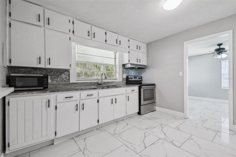 Купить виллу или дом в Тампа, Флорида 6 комнат, 233.56м2, № 1909650 - фото 14