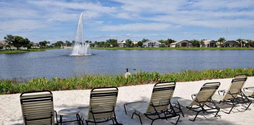 Villa ou maison à Lake Worth, Floride 3 chambres, 195.09 m2 № 2402074
