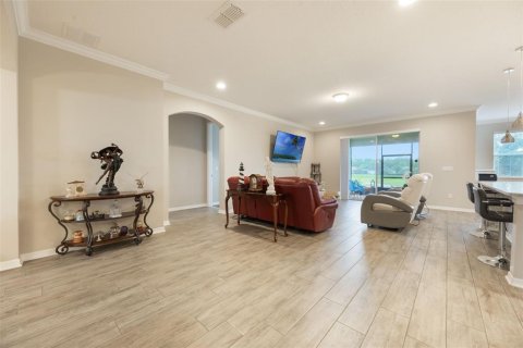 Villa ou maison à vendre à Sorrento, Floride: 4 chambres, 256.97 m2 № 1780496 - photo 9