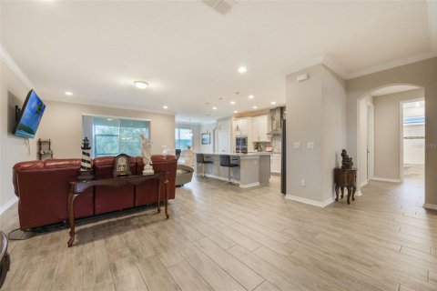 Villa ou maison à vendre à Sorrento, Floride: 4 chambres, 256.97 m2 № 1780496 - photo 10