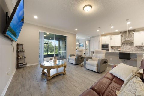 Villa ou maison à vendre à Sorrento, Floride: 4 chambres, 256.97 m2 № 1780496 - photo 12