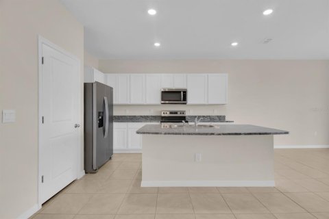 Townhouse in Wildwood, Florida 3 bedrooms, 156.82 sq.m. № 1735587 - photo 14