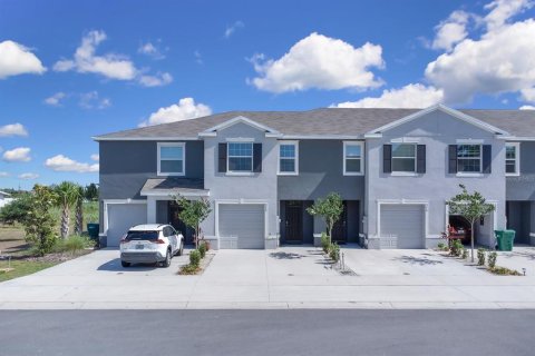 Townhouse in Wildwood, Florida 3 bedrooms, 156.82 sq.m. № 1735587 - photo 2