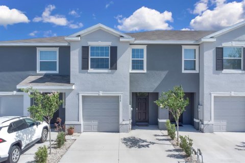Townhouse in Wildwood, Florida 3 bedrooms, 156.82 sq.m. № 1735587 - photo 1