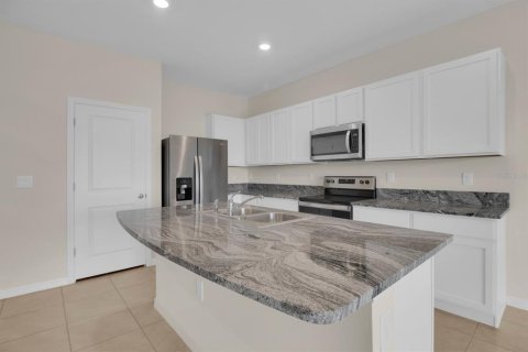 Townhouse in Wildwood, Florida 3 bedrooms, 156.82 sq.m. № 1735587 - photo 9