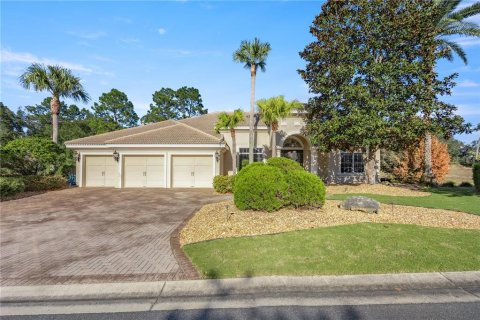 House in Dunnellon, Florida 4 bedrooms, 301.56 sq.m. № 1528188 - photo 1