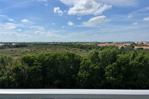 Condo in Doral, Florida, 2 bedrooms  № 2002959