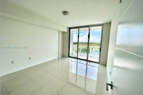 Condo in Doral, Florida, 2 bedrooms  № 2002959 - photo 4