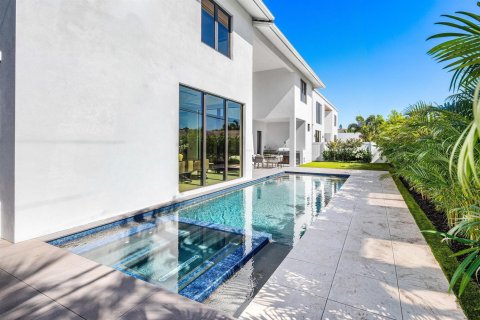 House in Boca Raton, Florida 5 bedrooms, 380.53 sq.m. № 2262588 - photo 10