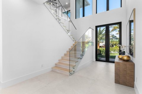 House in Boca Raton, Florida 5 bedrooms, 380.53 sq.m. № 2262588 - photo 12