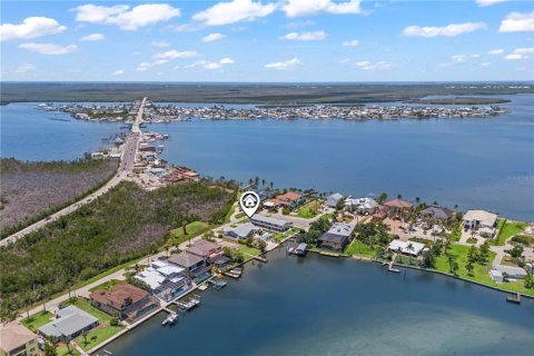 Propiedad comercial en venta en Cape Coral, Florida, 687.48 m2 № 1766249 - foto 20