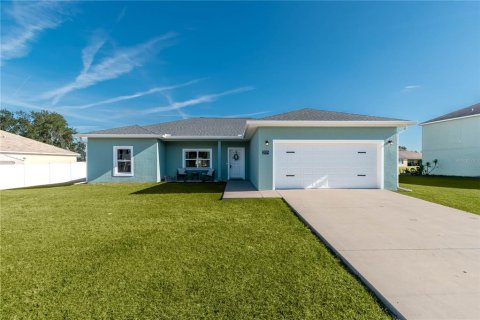 House in Ocala, Florida 3 bedrooms, 167.13 sq.m. № 2204341