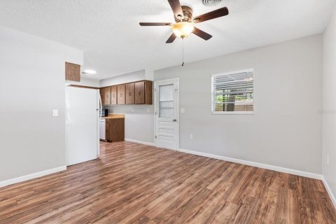 Villa ou maison à louer à Wildwood, Floride: 3 chambres, 107.3 m2 № 2149785 - photo 8