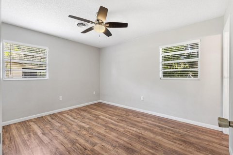 Villa ou maison à louer à Wildwood, Floride: 3 chambres, 107.3 m2 № 2149785 - photo 15