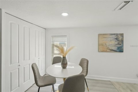 Villa ou maison à vendre à Tampa, Floride: 2 chambres, 69.86 m2 № 2149132 - photo 6