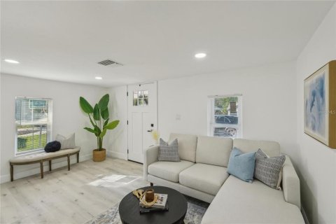 Villa ou maison à vendre à Tampa, Floride: 2 chambres, 69.86 m2 № 2149132 - photo 4