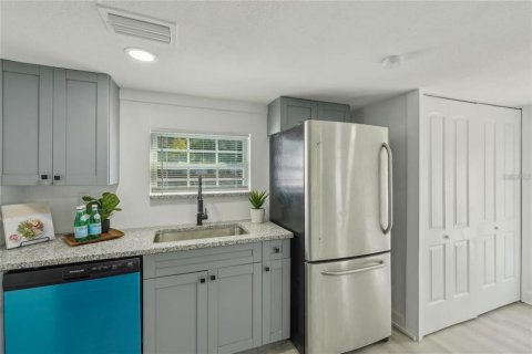 Villa ou maison à vendre à Tampa, Floride: 2 chambres, 69.86 m2 № 2149132 - photo 10