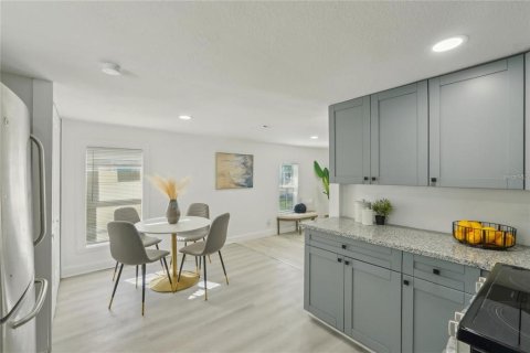 Villa ou maison à vendre à Tampa, Floride: 2 chambres, 69.86 m2 № 2149132 - photo 8