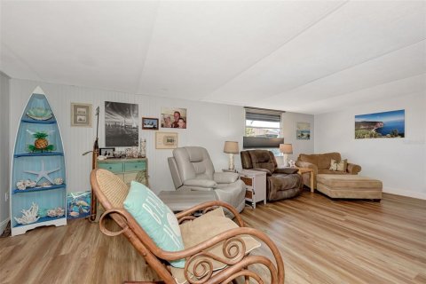 Villa ou maison à vendre à Port Charlotte, Floride: 3 chambres, 150.78 m2 № 999036 - photo 18