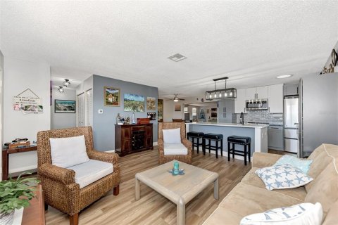 Villa ou maison à vendre à Port Charlotte, Floride: 3 chambres, 150.78 m2 № 999036 - photo 7
