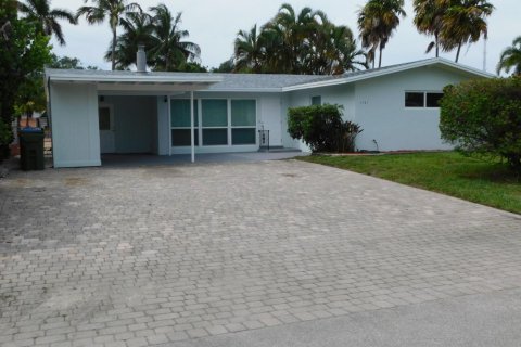 House in Fort Lauderdale, Florida 3 bedrooms, 136.1 sq.m. № 2088165