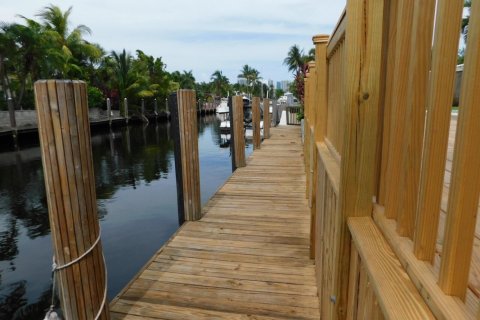 House in Fort Lauderdale, Florida 3 bedrooms, 136.1 sq.m. № 2088165 - photo 4