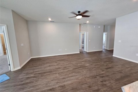 House in Eagle Lake, Florida 4 bedrooms, 189.06 sq.m. № 1719945 - photo 6