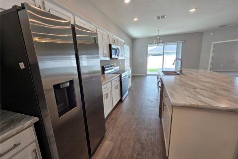 House in Eagle Lake, Florida 4 bedrooms, 189.06 sq.m. № 1719945 - photo 8