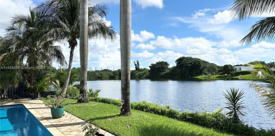 Дом в Плантация, Флорида 4 спальни, 229м2 № 1931204