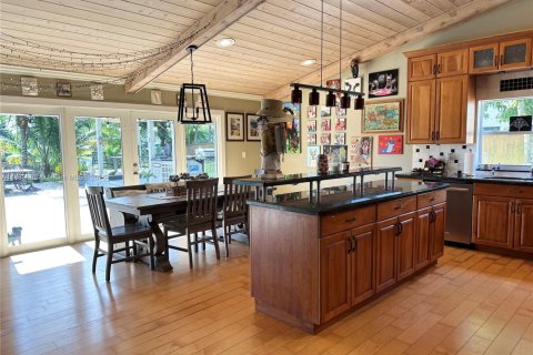 Купить виллу или дом в Плантация, Флорида 4 спальни, 229м2, № 1931204 - фото 9