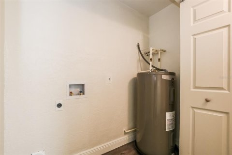 House in Edgewater, Florida 3 bedrooms, 110.27 sq.m. № 1783068 - photo 17