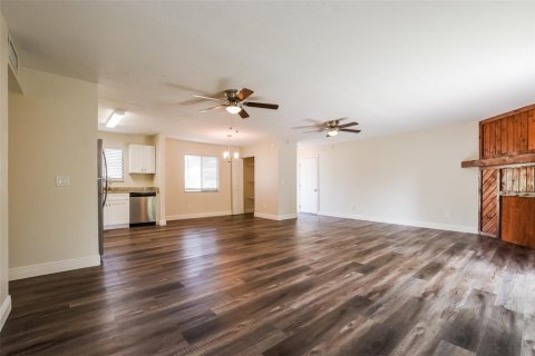 House in Edgewater, Florida 3 bedrooms, 110.27 sq.m. № 1783068 - photo 4