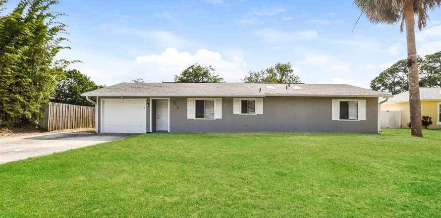 House in Edgewater, Florida 3 bedrooms, 110.27 sq.m. № 1783068