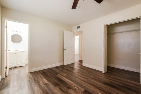 House in Edgewater, Florida 3 bedrooms, 110.27 sq.m. № 1783068 - photo 10