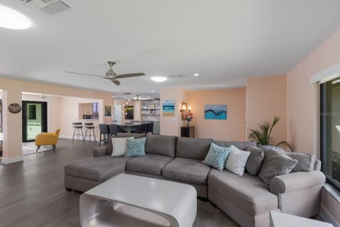 Villa ou maison à vendre à Sarasota, Floride: 5 chambres, 242.38 m2 № 1912282 - photo 12