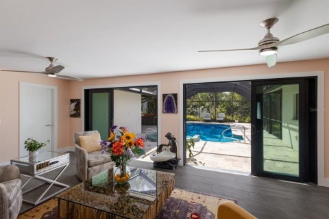 Villa ou maison à vendre à Sarasota, Floride: 5 chambres, 242.38 m2 № 1912282 - photo 15