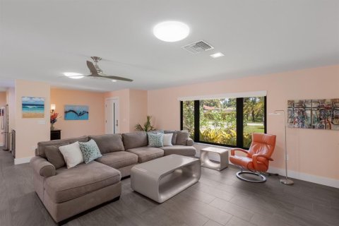 Villa ou maison à vendre à Sarasota, Floride: 5 chambres, 242.38 m2 № 1912282 - photo 11