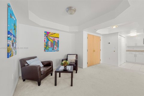 Купить кондоминиум в Санни-Айлс-Бич, Флорида 2 спальни, 117.99м2, № 2242141 - фото 5