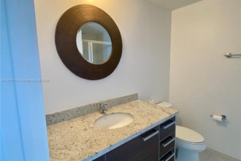 Condo in Miami, Florida, 2 bedrooms  № 1974786 - photo 9