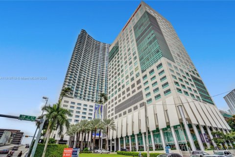 Condo in Miami, Florida, 2 bedrooms  № 1974786 - photo 14