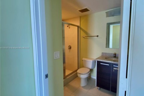 Condo in Miami, Florida, 2 bedrooms  № 1974786 - photo 12