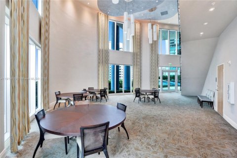 Condo in Miami, Florida, 2 bedrooms  № 1974786 - photo 22