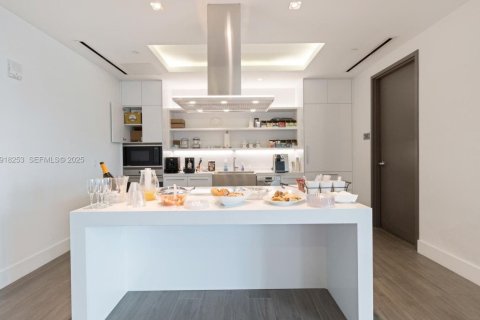 Condominio en venta en North Miami Beach, Florida, 2 dormitorios, 135.54 m2 № 1977097 - foto 25