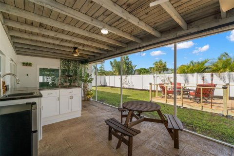 House in Tampa, Florida 3 bedrooms, 159.42 sq.m. № 1532795 - photo 22