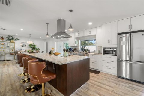 House in Tampa, Florida 3 bedrooms, 159.42 sq.m. № 1532795 - photo 7