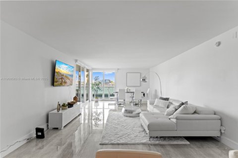 Condominio en venta en Sunny Isles Beach, Florida, 2 dormitorios, 148.92 m2 № 2012951 - foto 15