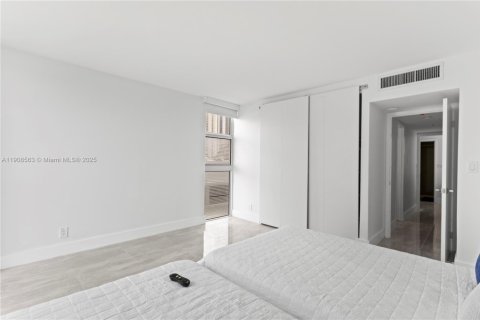 Condominio en venta en Sunny Isles Beach, Florida, 2 dormitorios, 148.92 m2 № 2012951 - foto 27