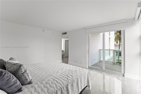 Condominio en venta en Sunny Isles Beach, Florida, 2 dormitorios, 148.92 m2 № 2012951 - foto 26
