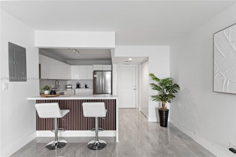 Condominio en venta en Sunny Isles Beach, Florida, 2 dormitorios, 148.92 m2 № 2012951 - foto 10