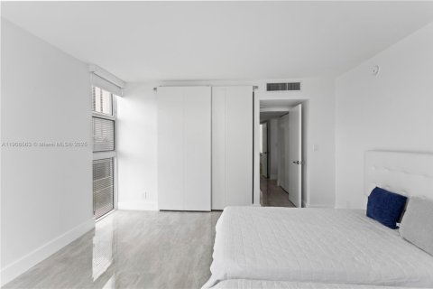 Condominio en venta en Sunny Isles Beach, Florida, 2 dormitorios, 148.92 m2 № 2012951 - foto 24